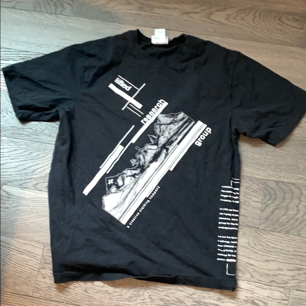 Men’s LRG t shirt